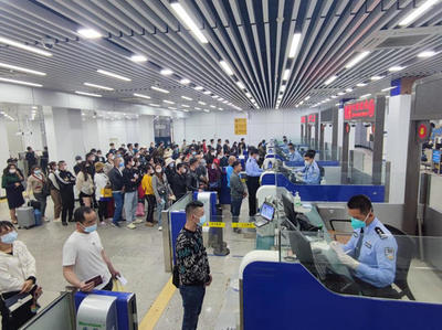 东兴口岸一季度出入境人员激增7.2倍 入境旅游市场迎来爆发式增长
